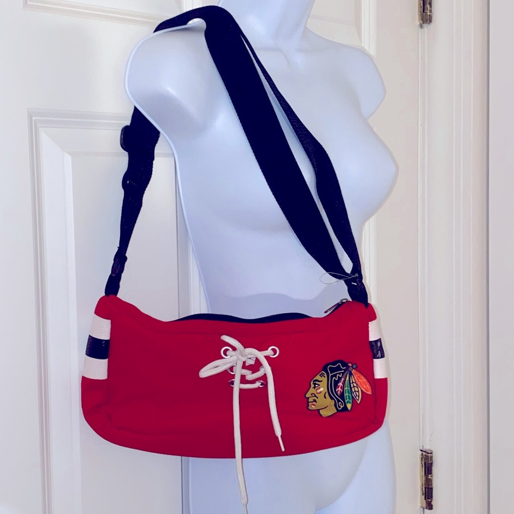 Chicago Blackhawks adjustable shoulder strap purse. Made of recycled jersey.